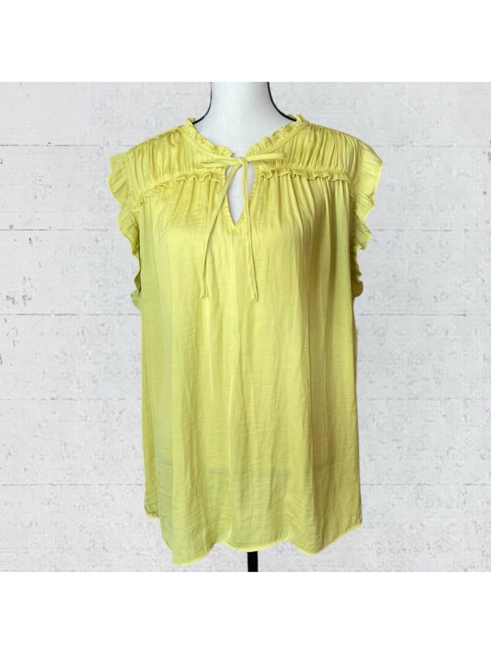 Joie Sleeveless Top Size 2X Yellow Ruffle Boho Feminine Resort Wear Bow Tie